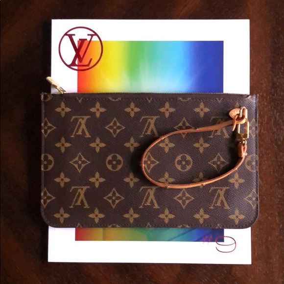 LOUIS VUITTON Monogram Clutch - Picture 2 of 7
